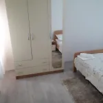 Apartament Sime *