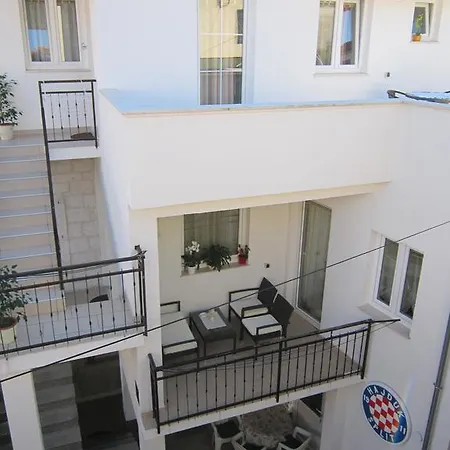 Sime Apartment *